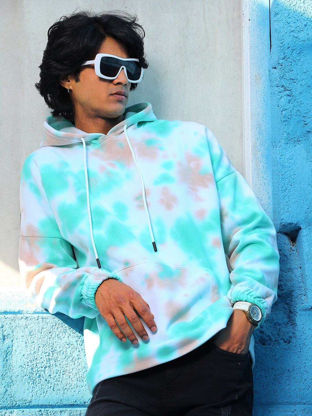 

Campus Sutra Tie & Dyed Hooded Cotton Pullover, Blue