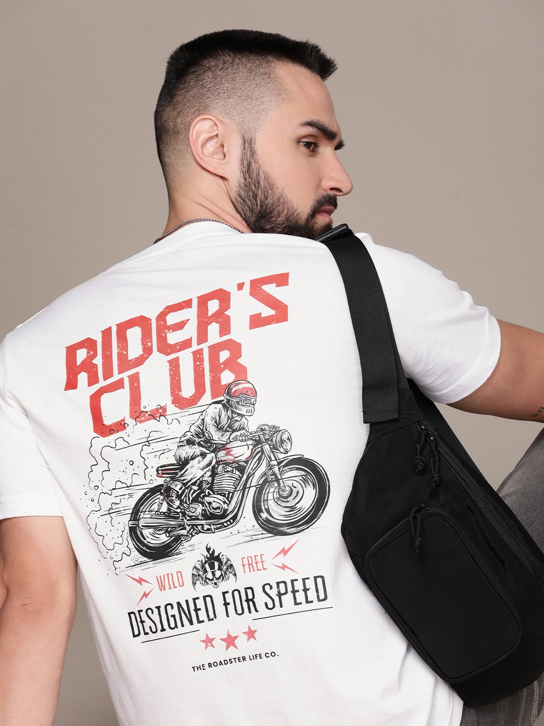 

Roadster Men Graphic Printed Regular Fit T-shirt, White