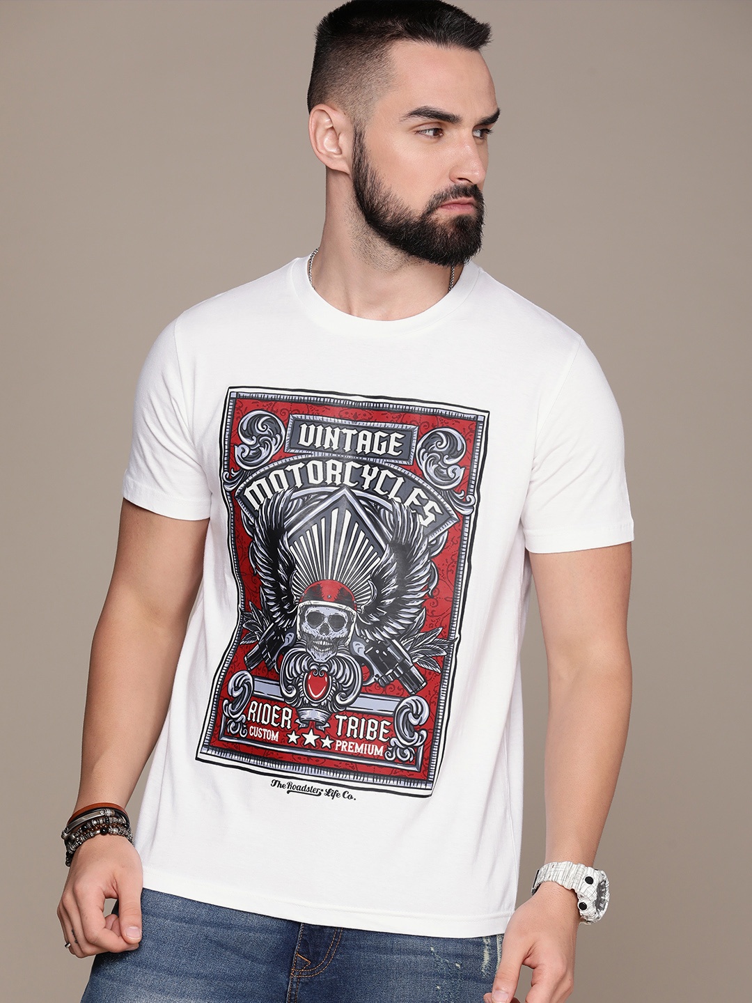 

Roadster Men Graphic Printed Regular Fit T-shirt, White