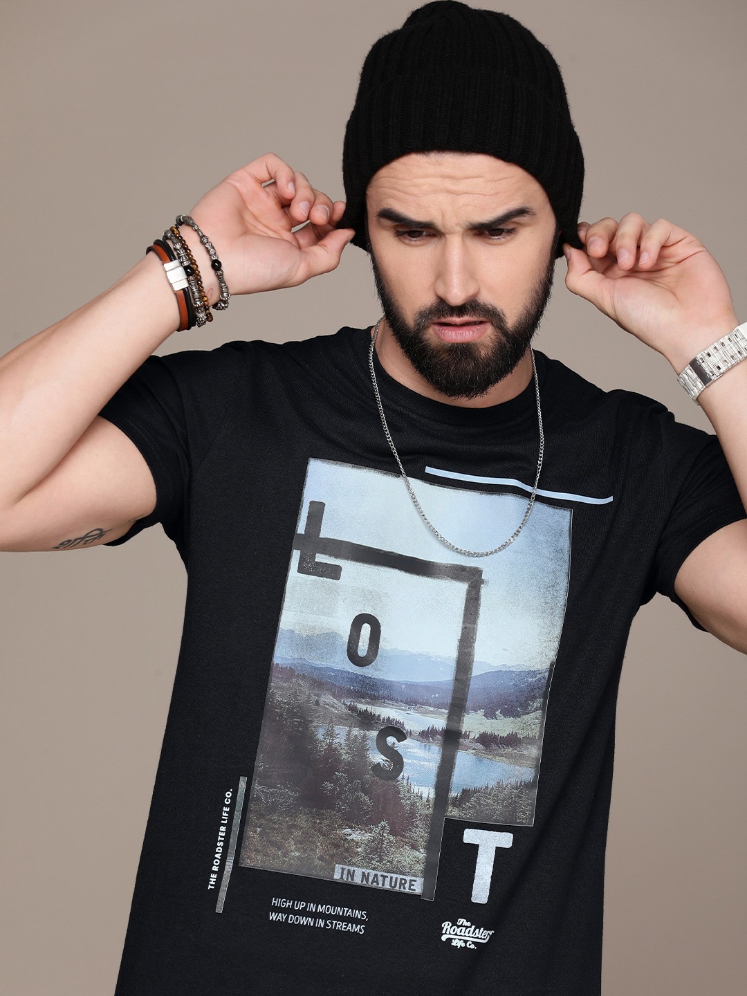 

Roadster Men Graphic Printed Regular Fit T-shirt, Black