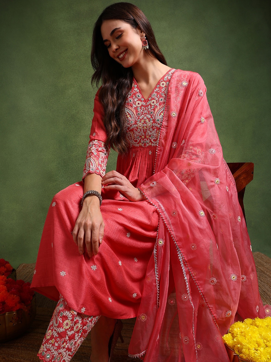 

AHIKA Pink Paisley Embroidered Empire Thread Work Kurta With Palazzos & Dupatta
