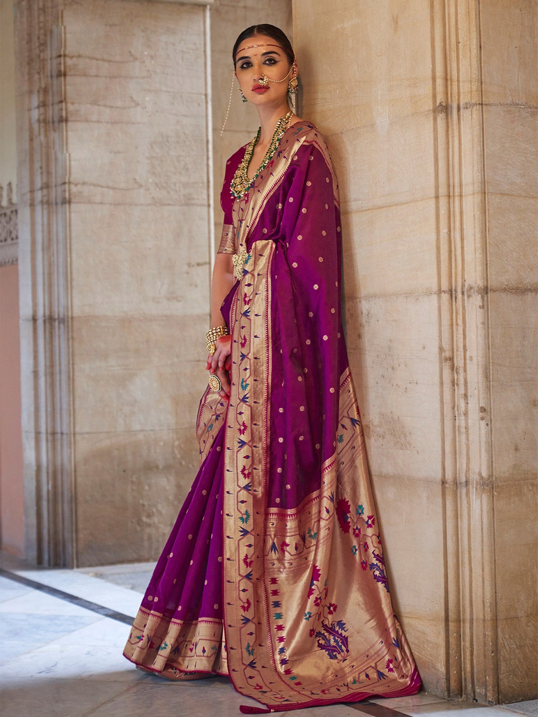 

Mitera Purple & Gold-Toned Floral Woven Design Zari Paithani Saree