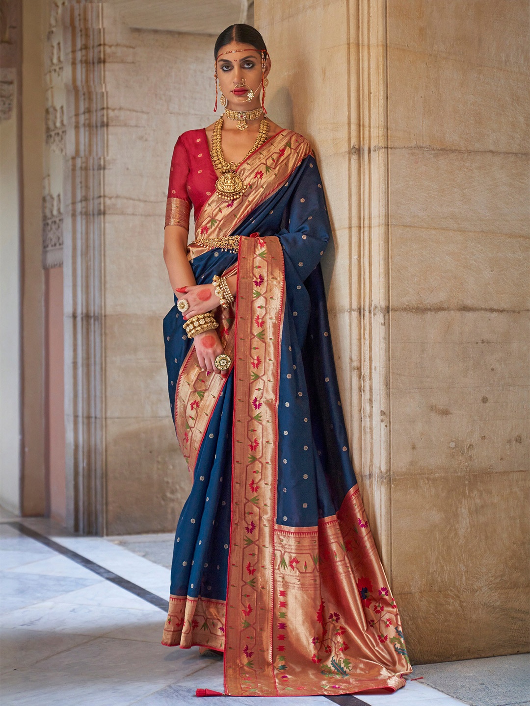 

Mitera Navy Blue & Red Floral Woven Design Zari Paithani Saree