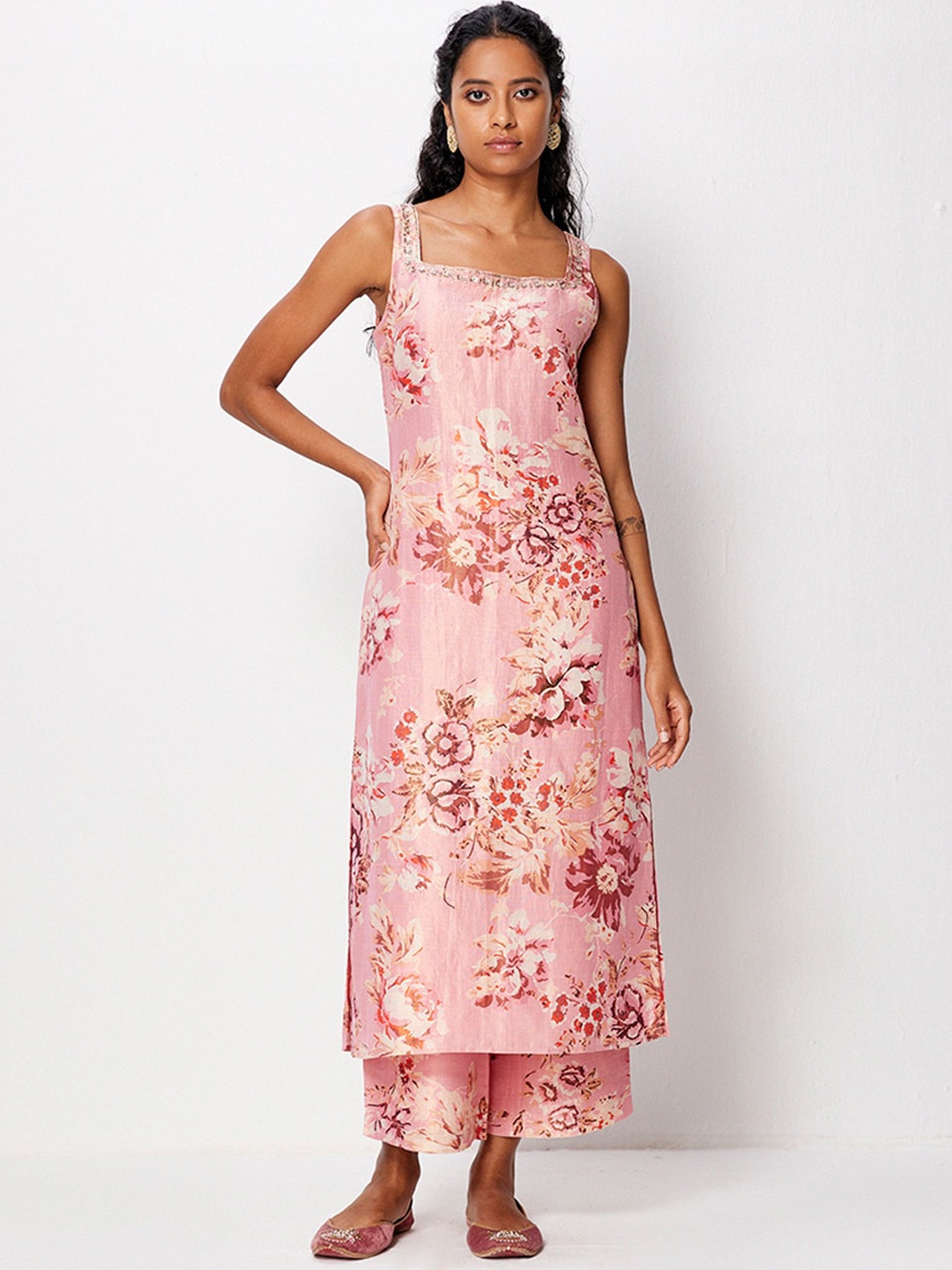 

Ancestry Floral Printed Square Neck Satin Straight Kurta, Pink