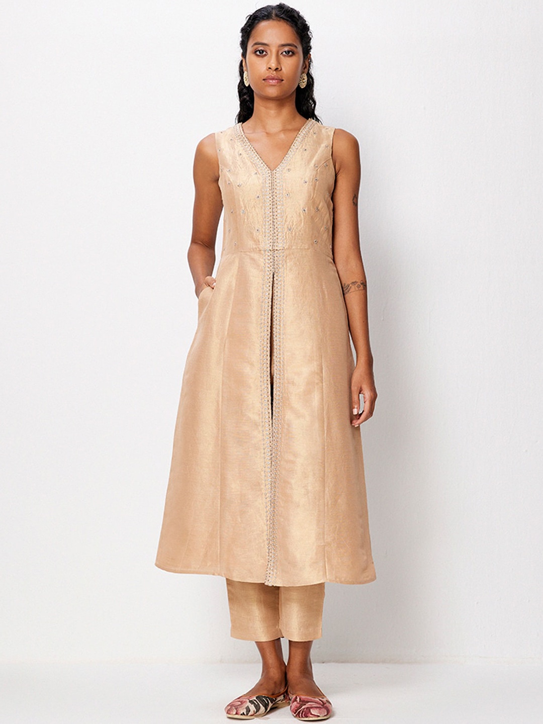 

Ancestry V-Neck Sleeveless Thread Work Satin A-Line Kurta, Rose gold