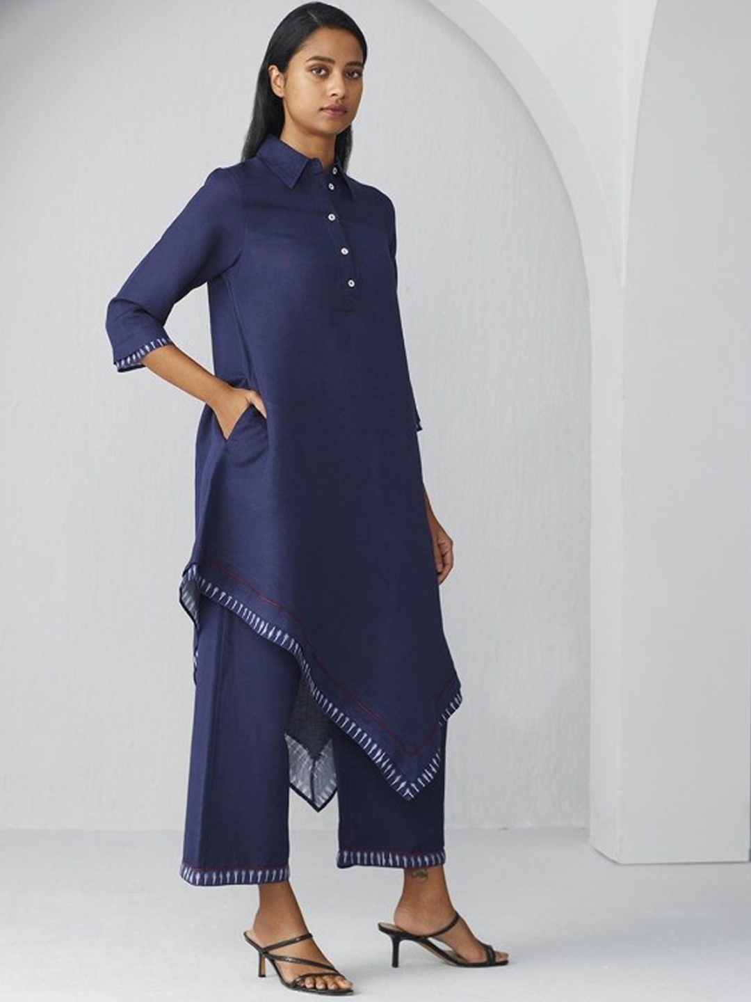 

Ancestry Shirt Collar Asymmetric Hem A-Line Kurta, Blue