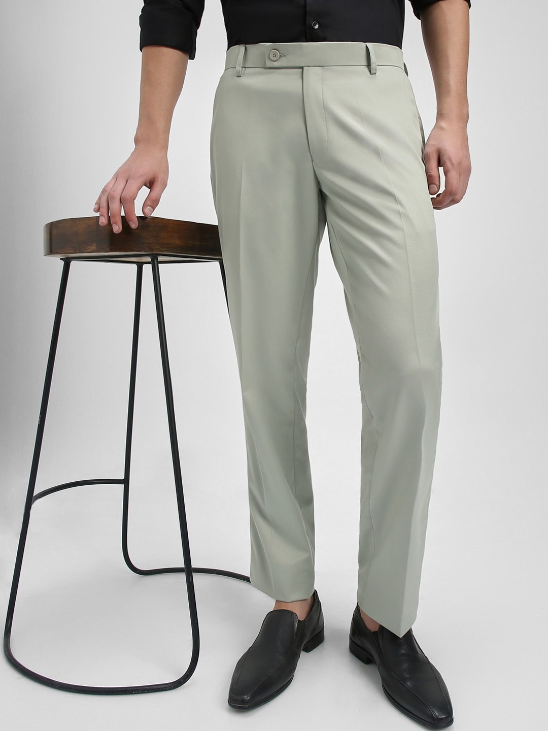 

Dennis Lingo Men Mid-Rise Flat-Front Plain Trousers, Green