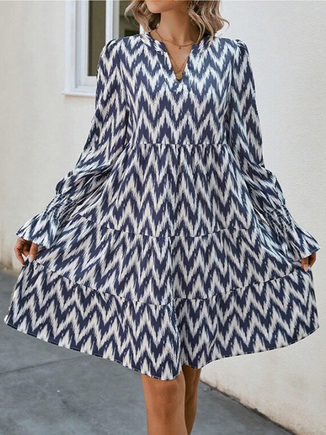 

StyleCast Blue & White Geometric Printed Mandarin Collar Puff Sleeves Tiered A-Line Dress