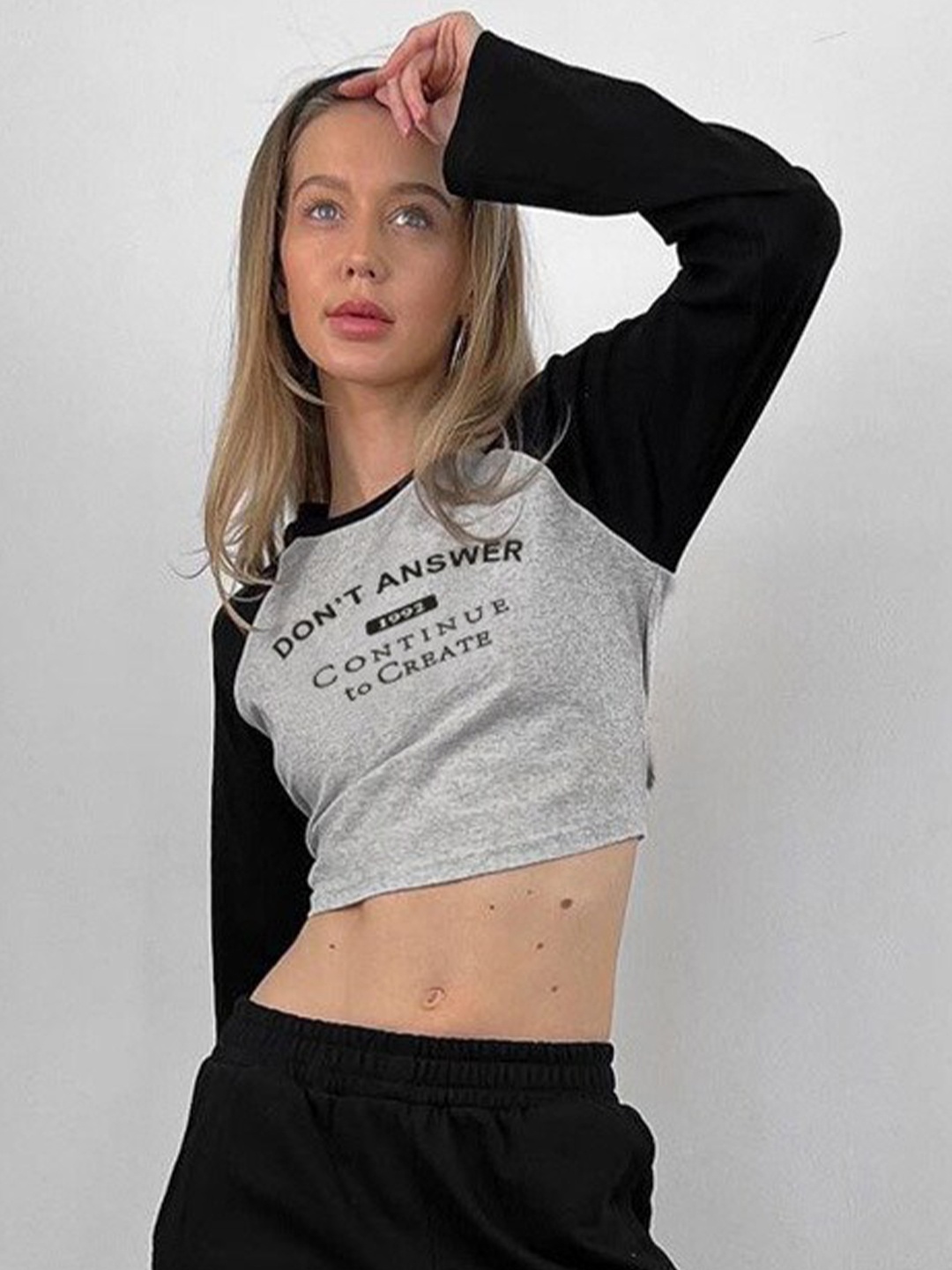 

StyleCast Grey Black Typography Printed Raglan Sleeves Crop Top