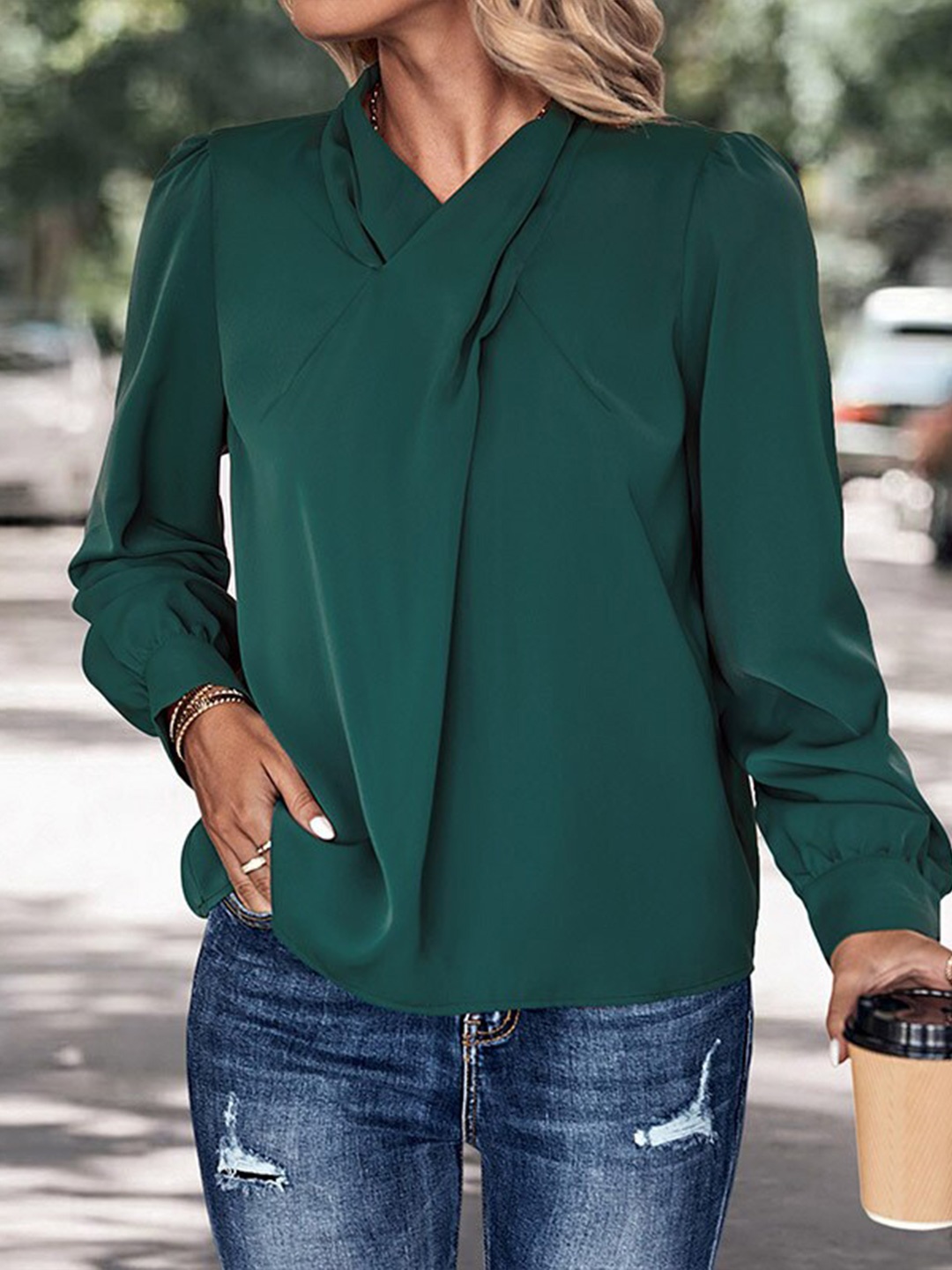 

StyleCast Green V-Neck Cuffed Sleeves Regular Top