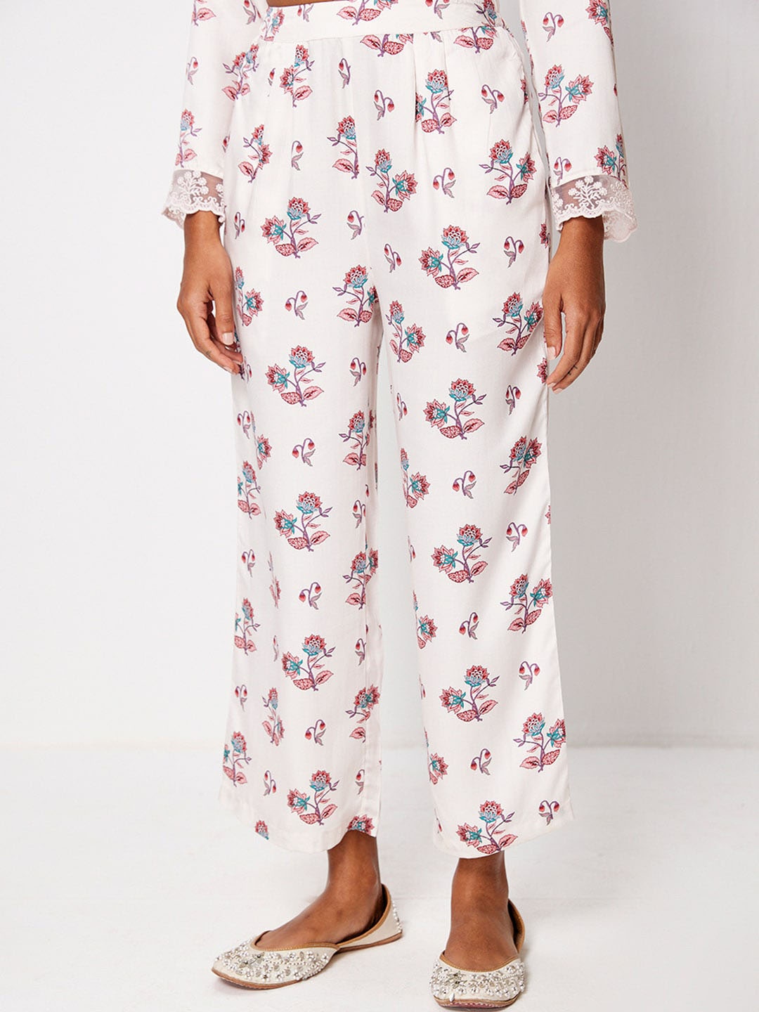 

Ancestry Women Floral Printed Mid-Rise Modal Trousers, Off white