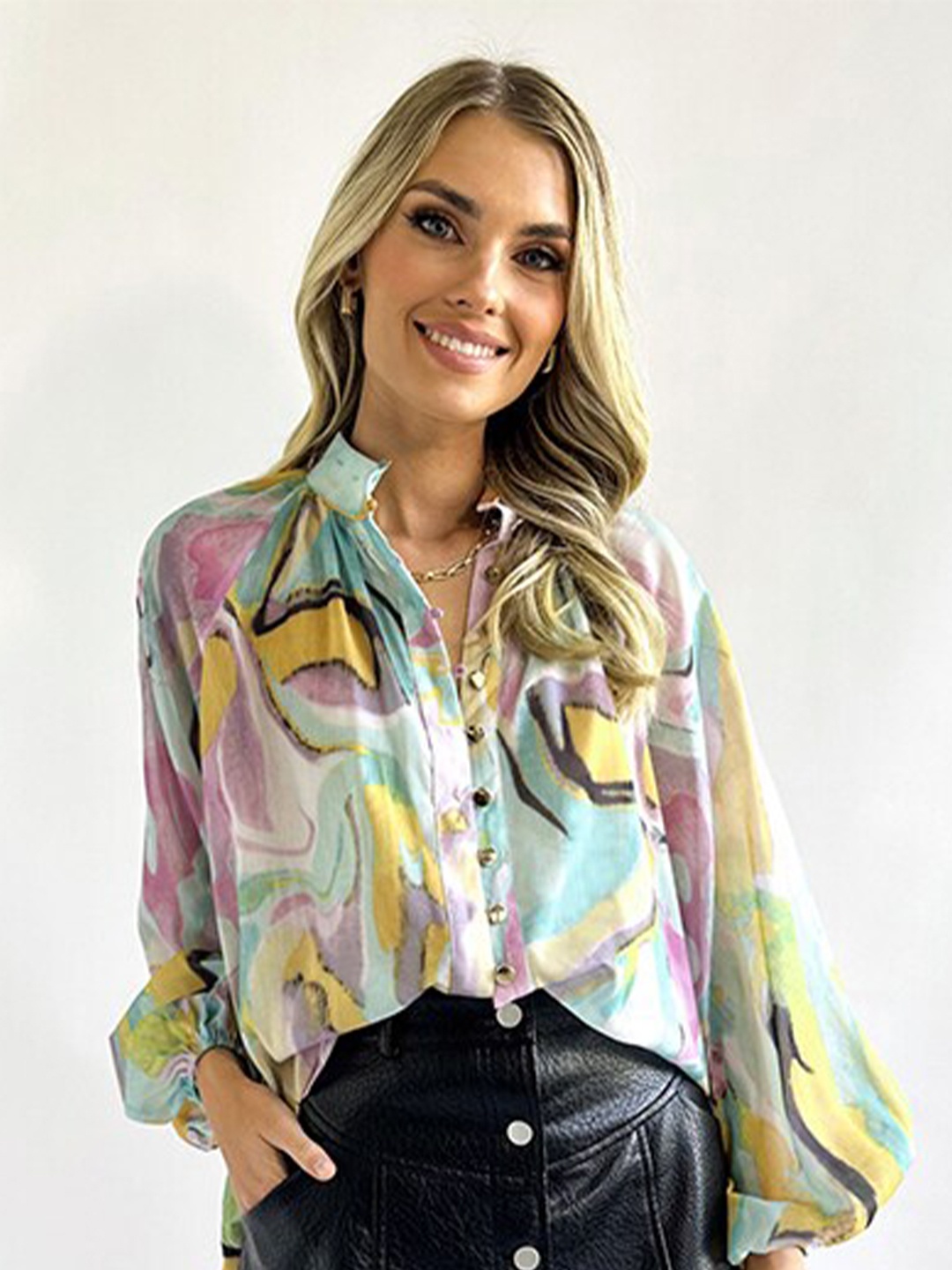 

StyleCast Green Abstract Printed Band Collar Puff Sleeves Regular Top