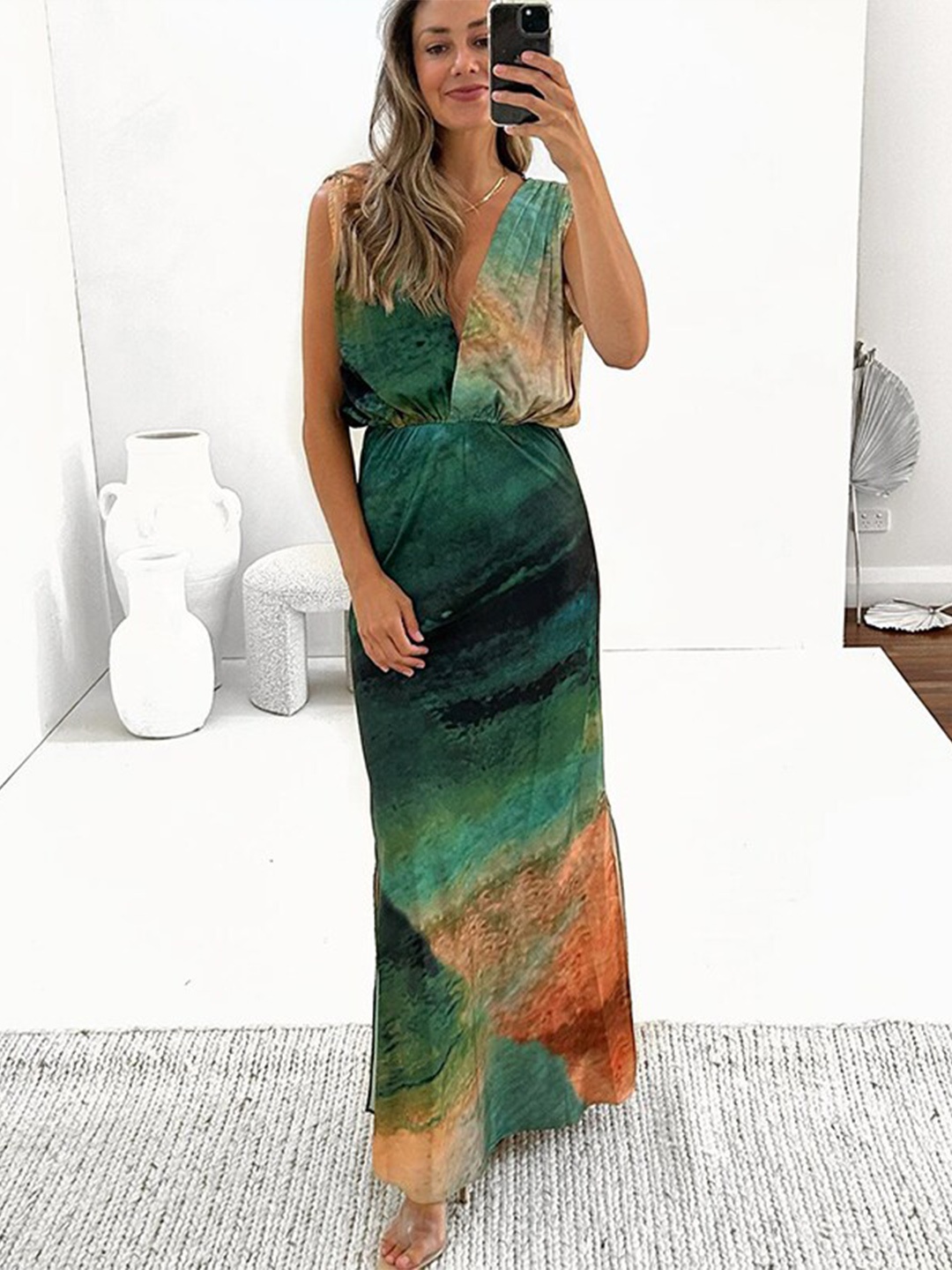 

StyleCast Green Abstract Printed V-Neck Sleeveless Gathered Maxi Dress