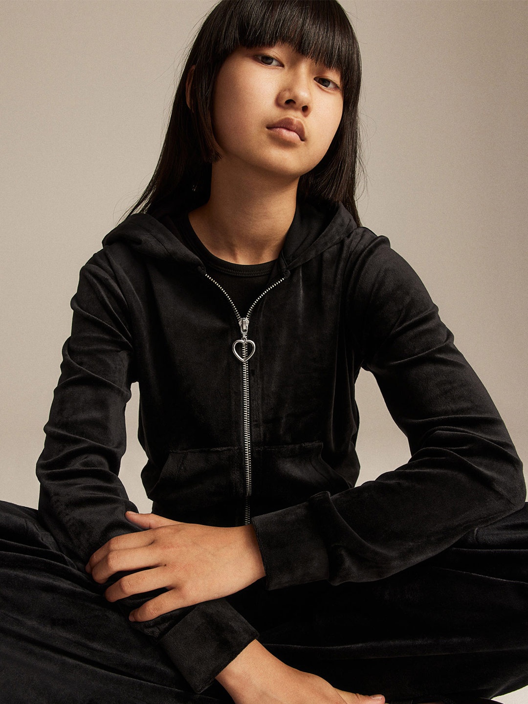 

H&M Girls Velour Zip-Through Hoodie, Black