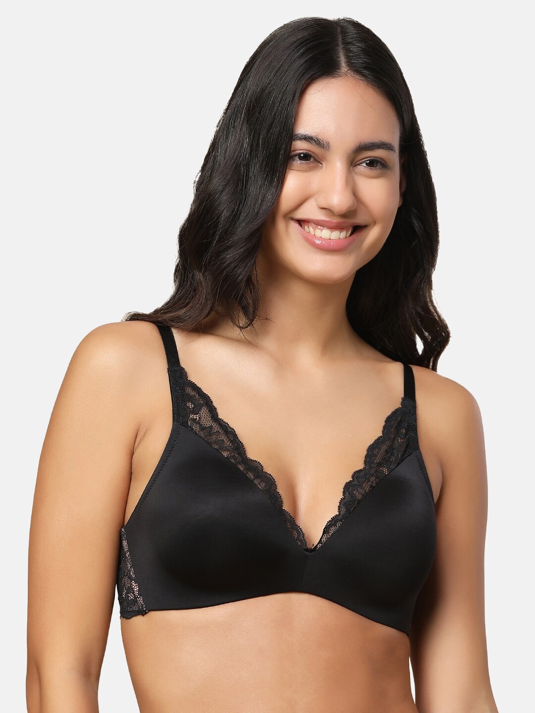 

Triumph Floral Lace Full Coverage Lightly Padded Seamless T-Shirt Bra With All Day Comfort, Black