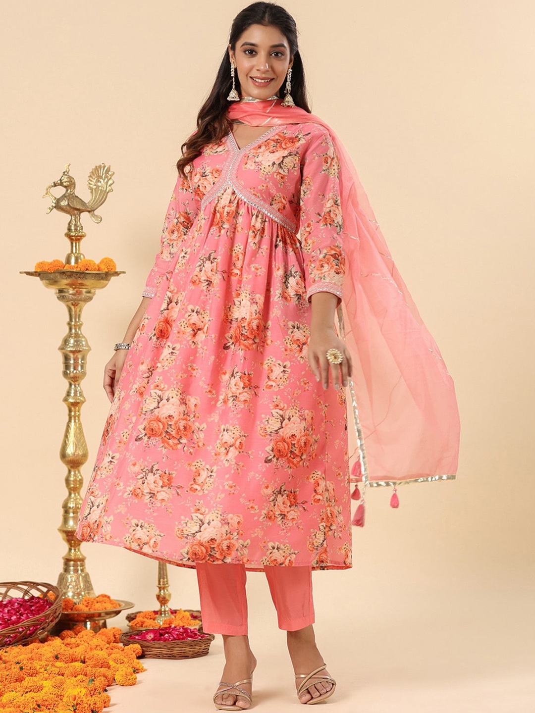 

SAVI Chanderi Gathered Kurta & Trousers Set With Dupatta, Peach