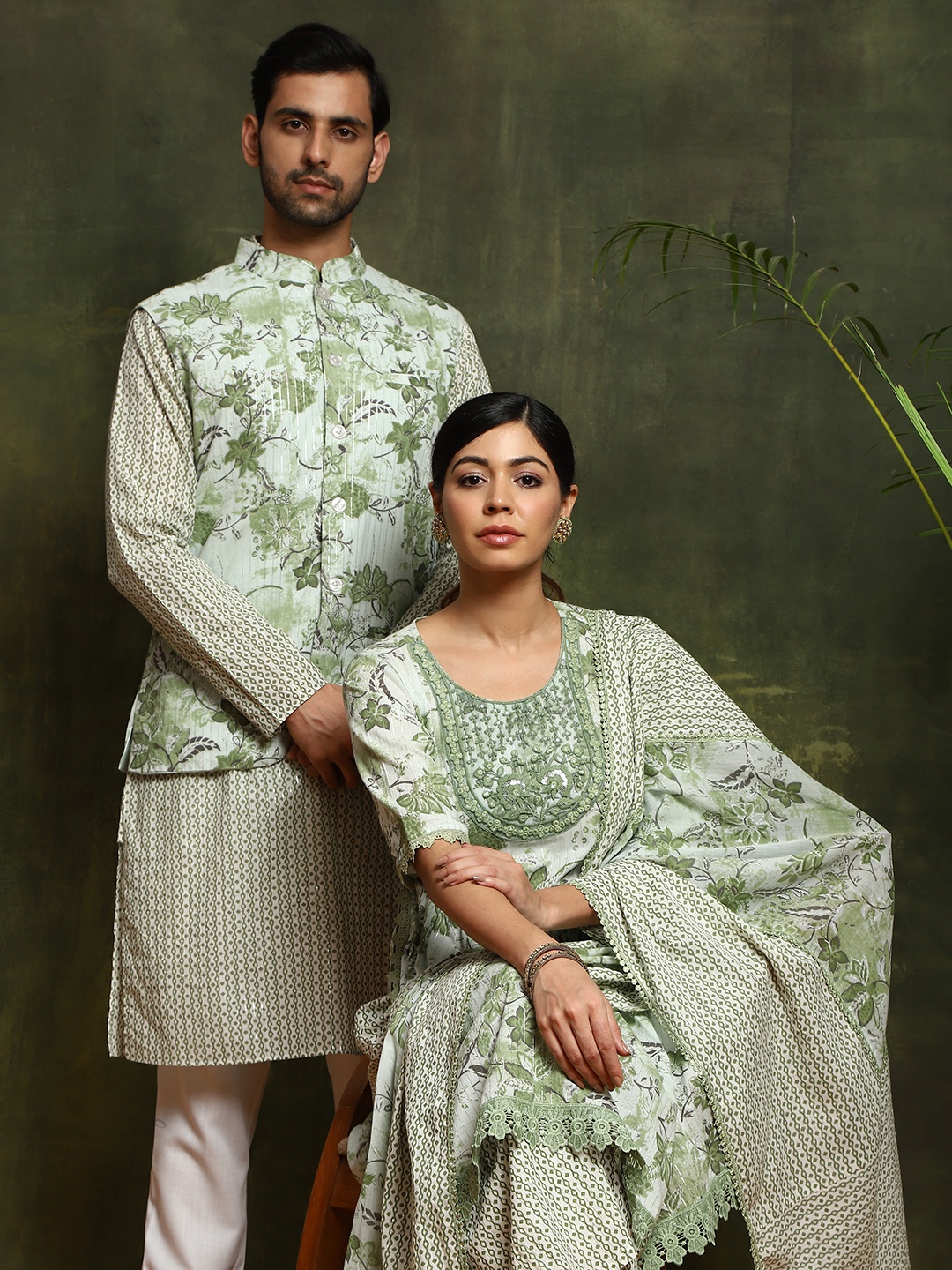 

AKS Ethnic Motifs Printed Cotton Kurta With Nehru Jacket, Green