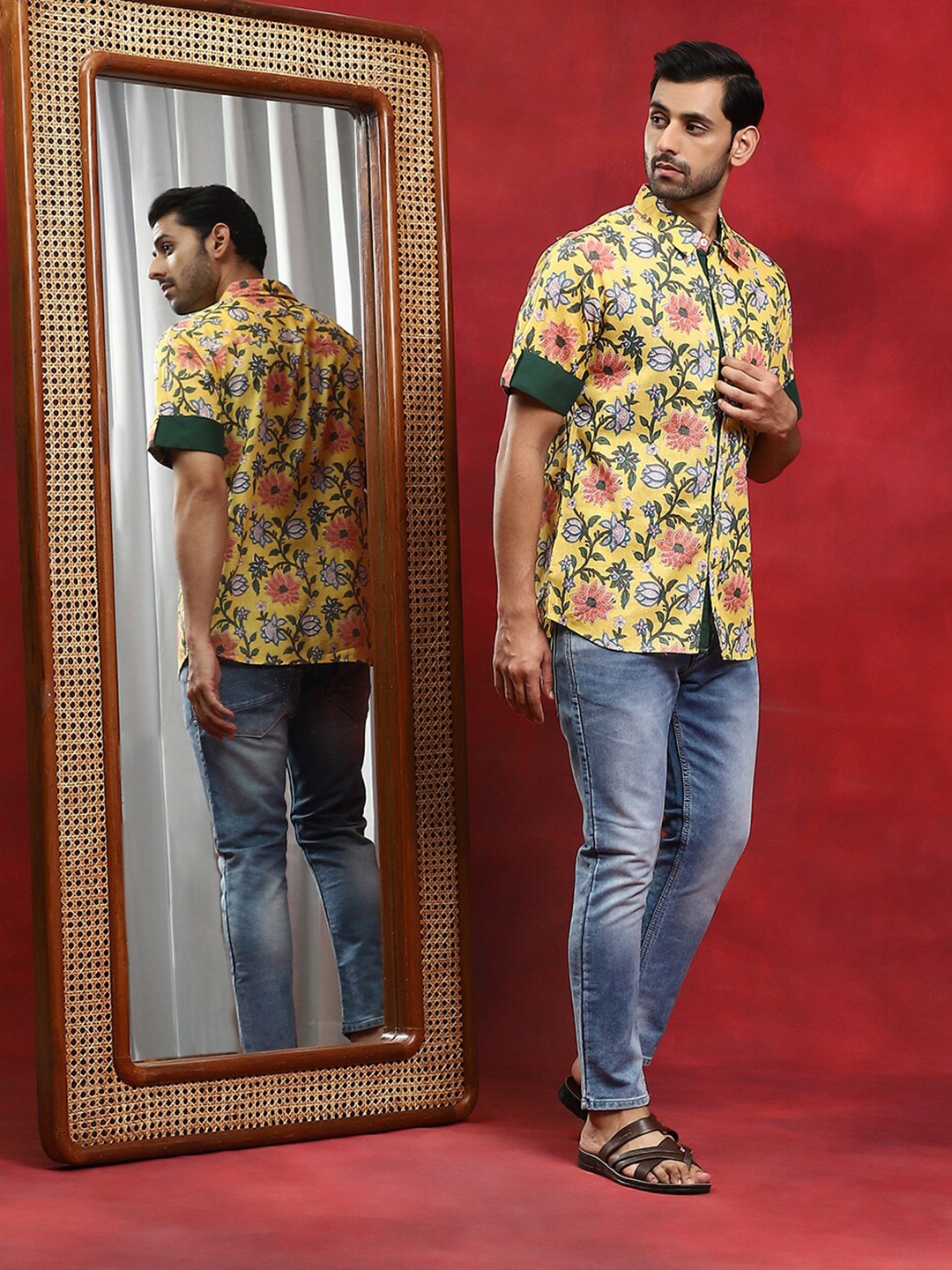 

AKS Floral Printed Roll-Up Sleeves Cotton Casual Shirt, Yellow