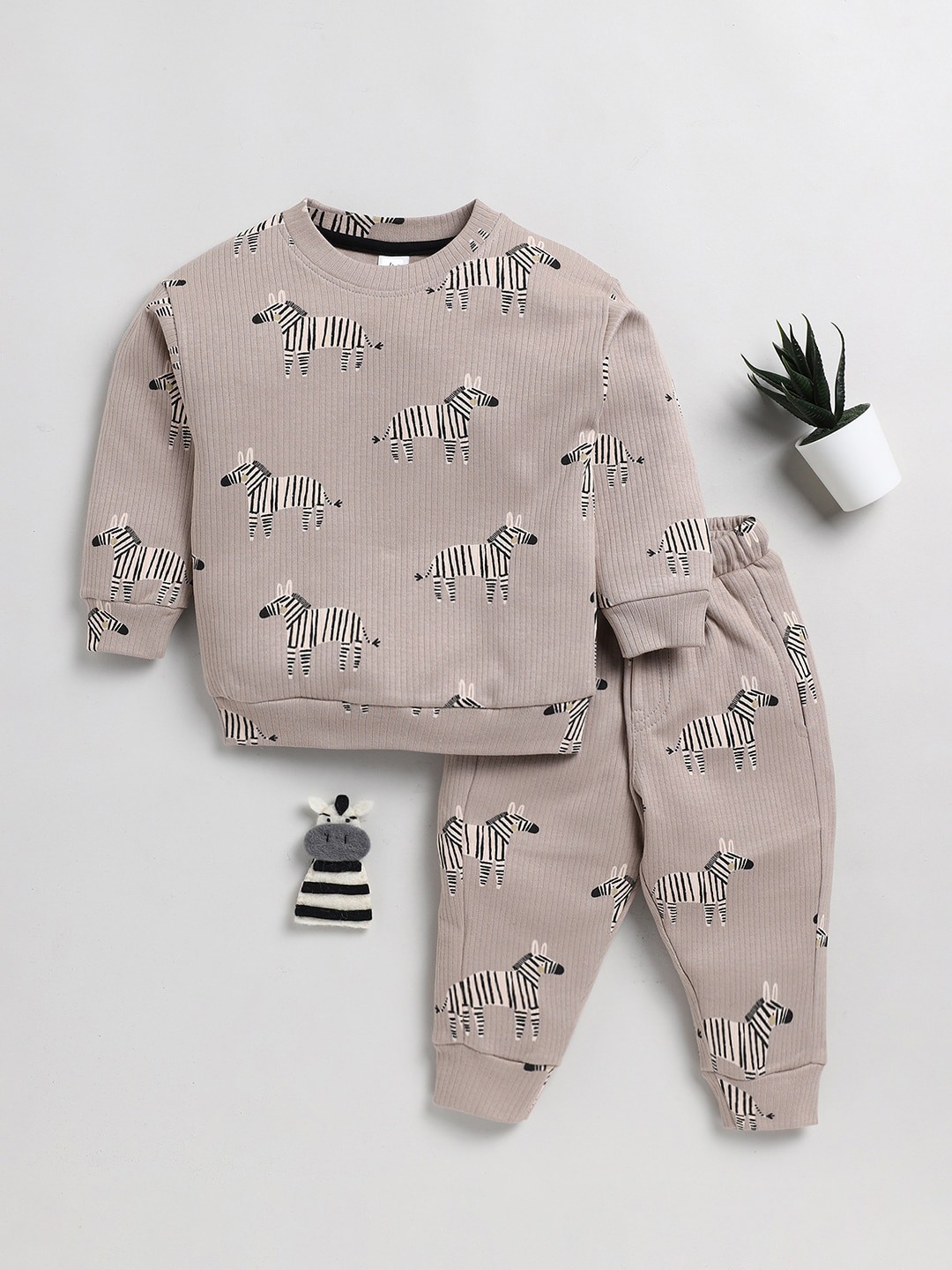 

Clt.s Unisex Kids Conversational Printed Pure Cotton Night Suit, Beige