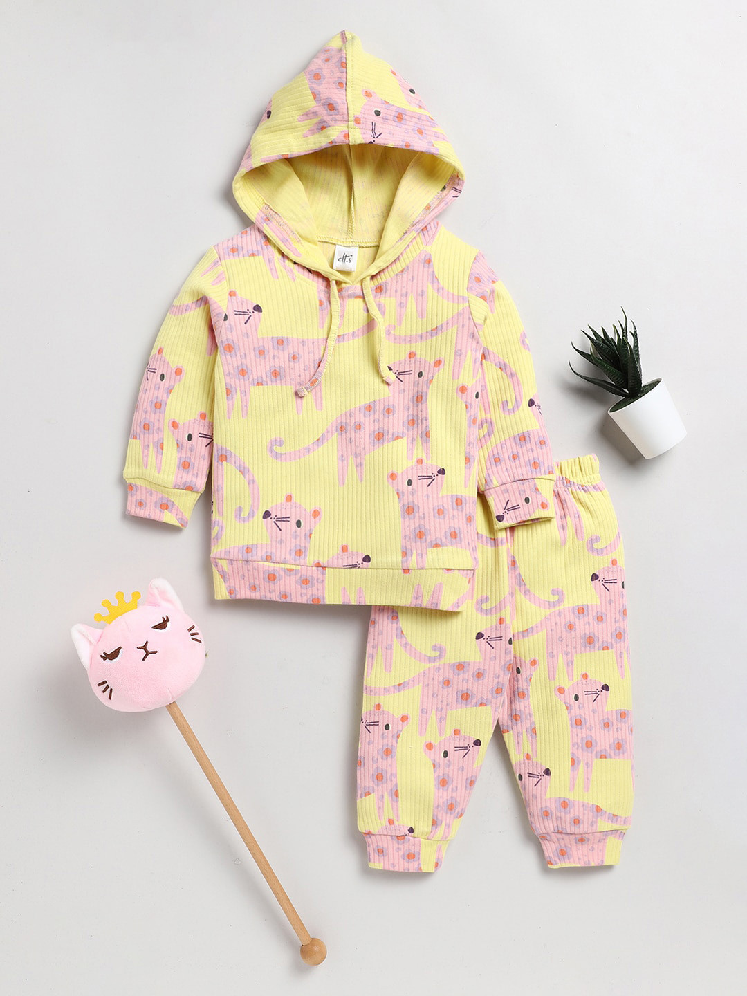 

Clt.s Unisex Kids Graphic Printed Hooded Pure Cotton Night suit, Yellow