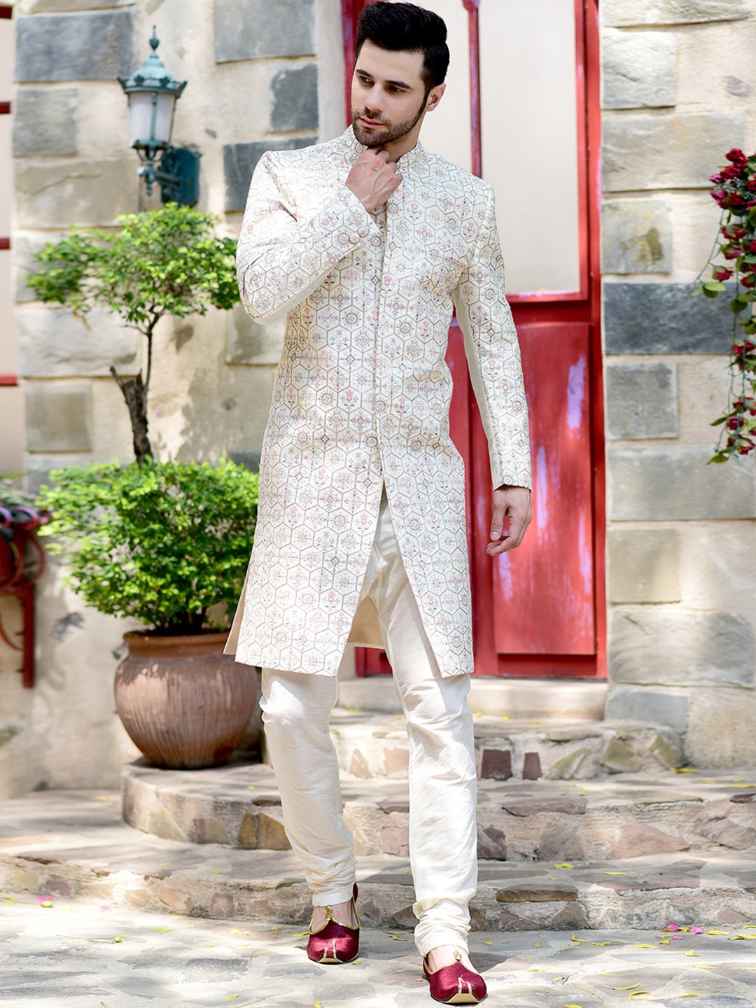 

HOUSE OF DEYANN Ethnic Motifs Embroidered Sherwani Set, Off white