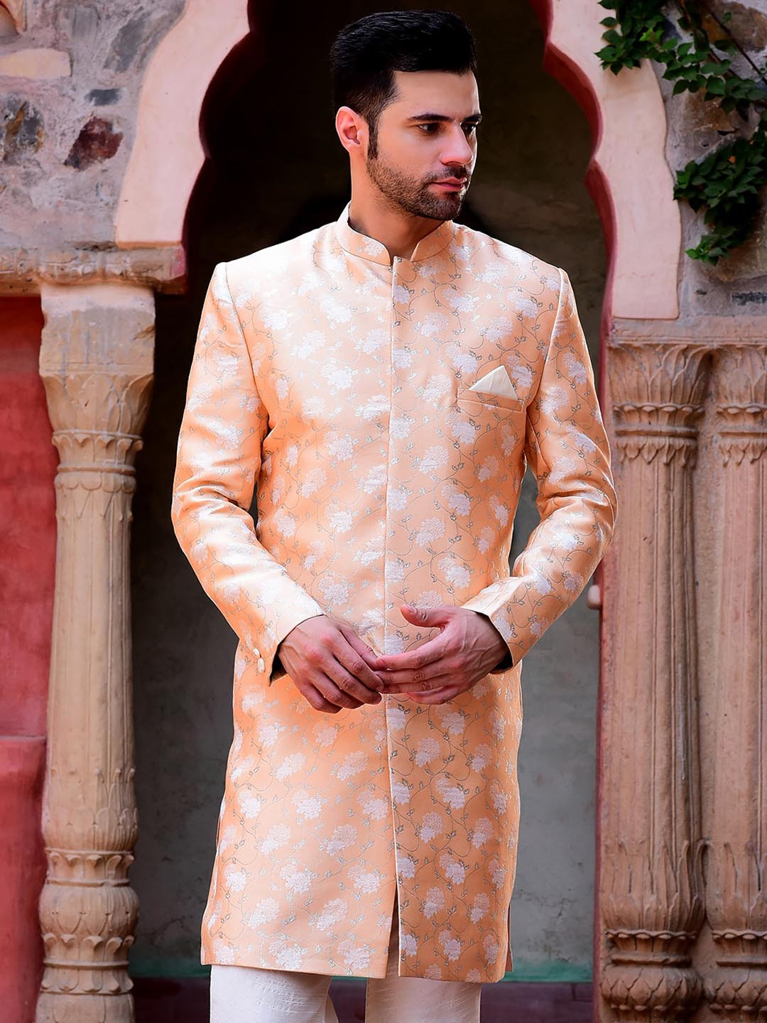 

HOUSE OF DEYANN Self-Design Sherwani Set, Peach