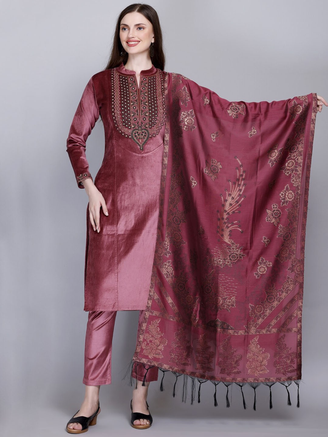 

VELVTINE Ethnic Motifs Yoke Design Pure Wool Kurta with Trousers & Dupatta, Pink