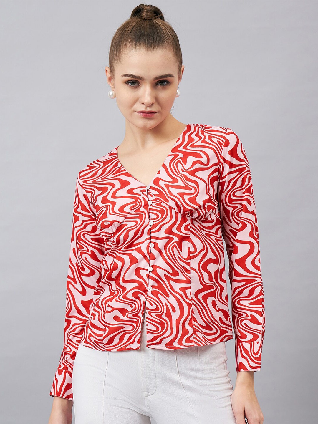 

Chemistry Abstract Printed V-Neck Cuffed Sleeves Crepe Top, Red