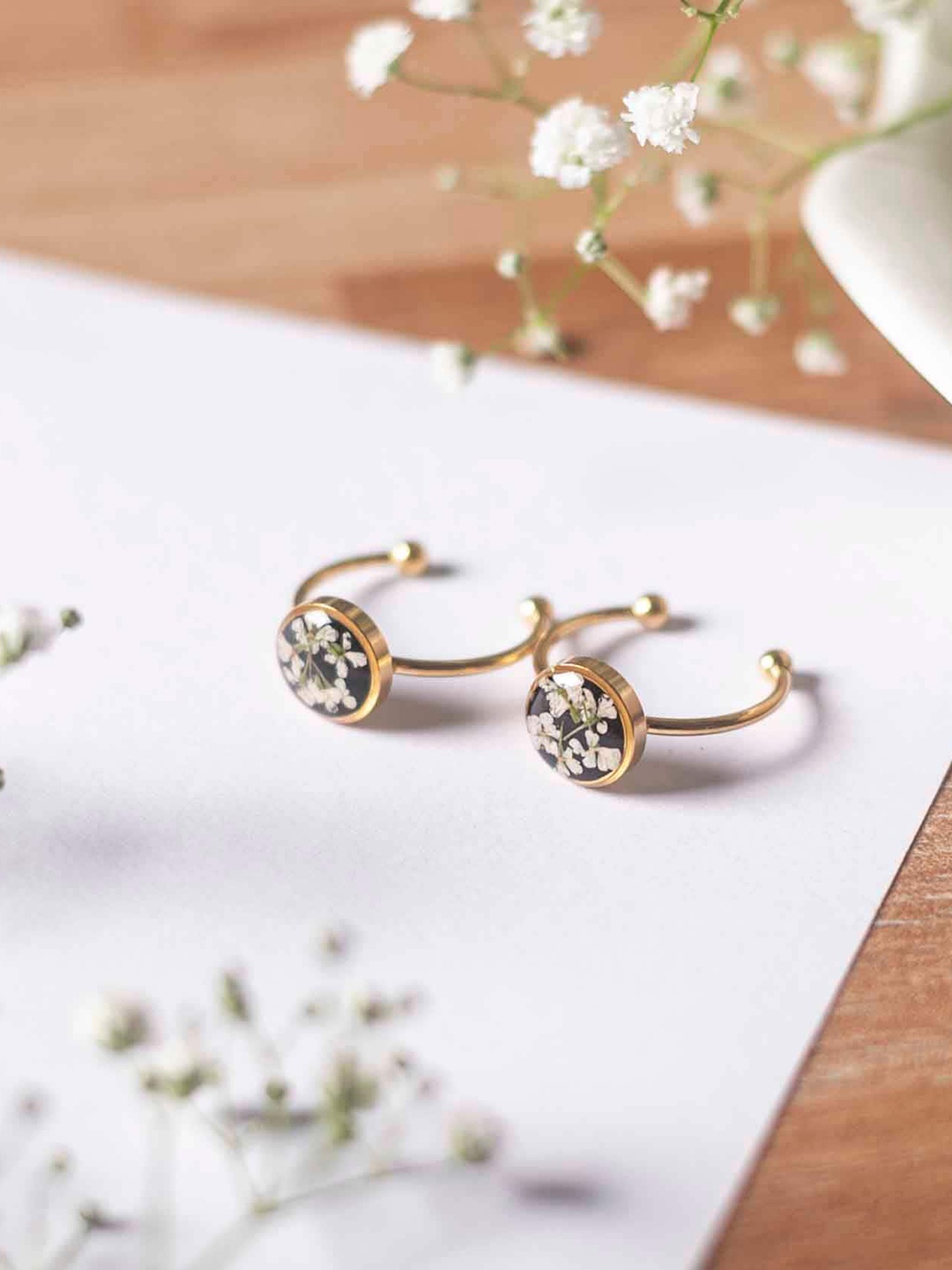 

LEAFYAFFAIR Bird's Nest Ebony Gold-Plated Adjustable Finger Ring, Black