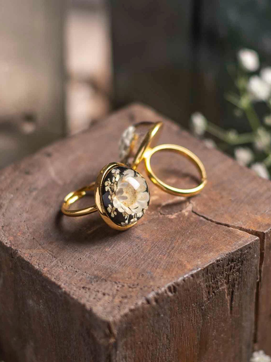 

LEAFYAFFAIR Gold-Plated Adjustable Finger Ring