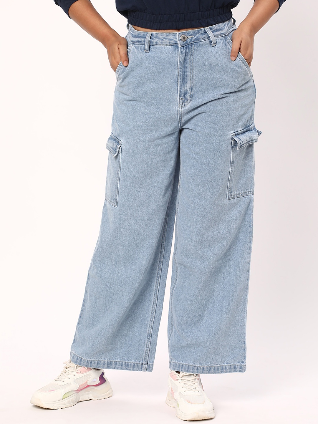 

R&B Women Wide Leg Heavy Fade Mid-Rise Clean Look Cotton Jeans, Blue