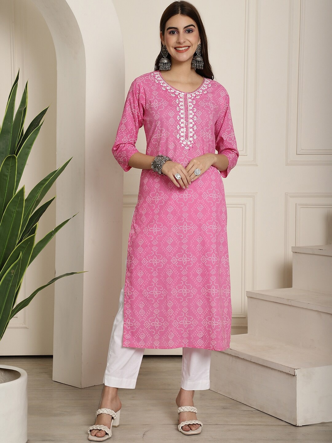 

KALINI Bandhani Printed Thread Work Straight Kurta, Pink