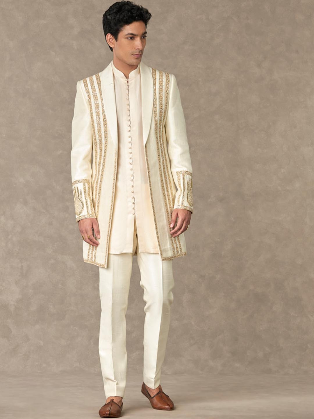 

Masaba Mandarin Collar Kurta & Trousers With Jacket, White