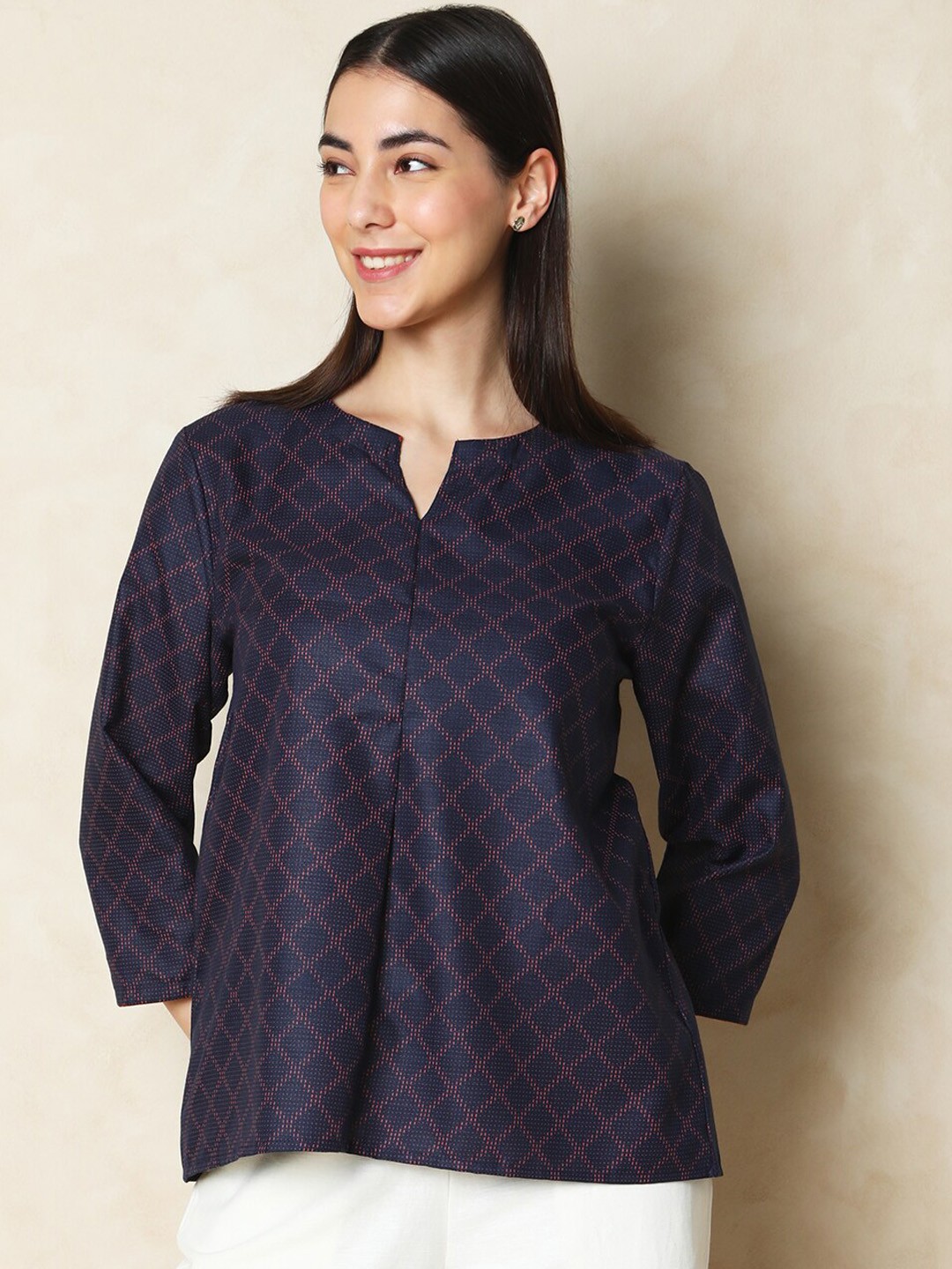 

Indifusion Geometric Printed Round Notched Neck Chanderi Silk Regular Top, Navy blue