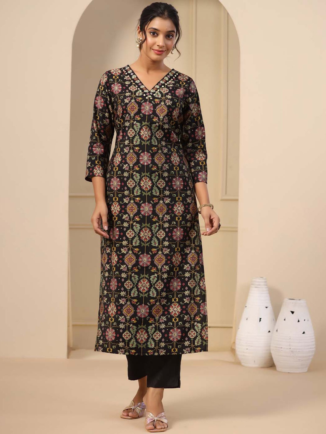 

Meena Bazaar Ethnic Motifs Printed Kurta With Trousers, Black