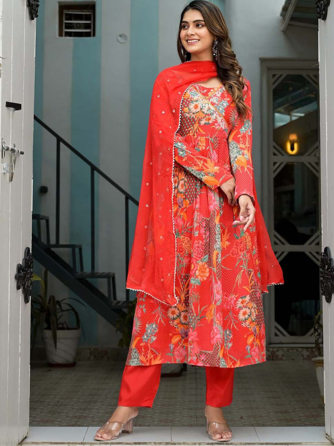 

Meena Bazaar Floral Printed Kurta With Trousers & Dupatta, Red