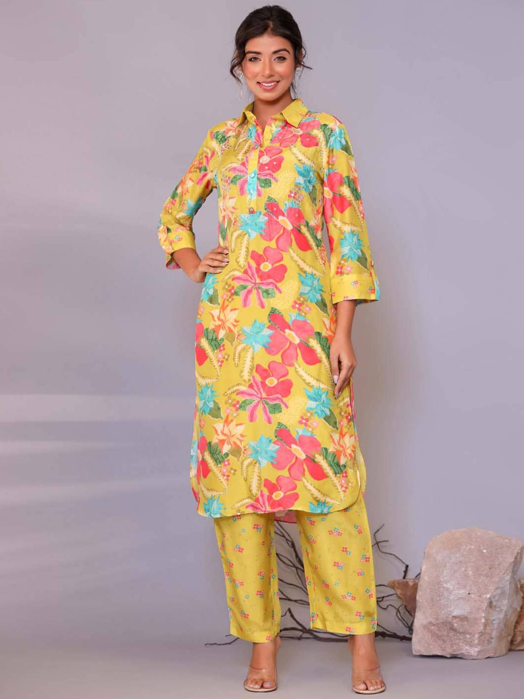 

Meena Bazaar Floral Printed Regular Thread Work Kurta with Trousers, Yellow