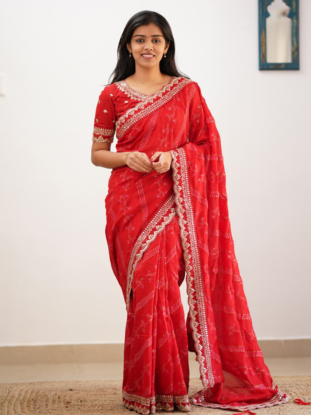 

Mitera Red & Gold-Toned Geometric Printed Embroidered Border Patola Saree