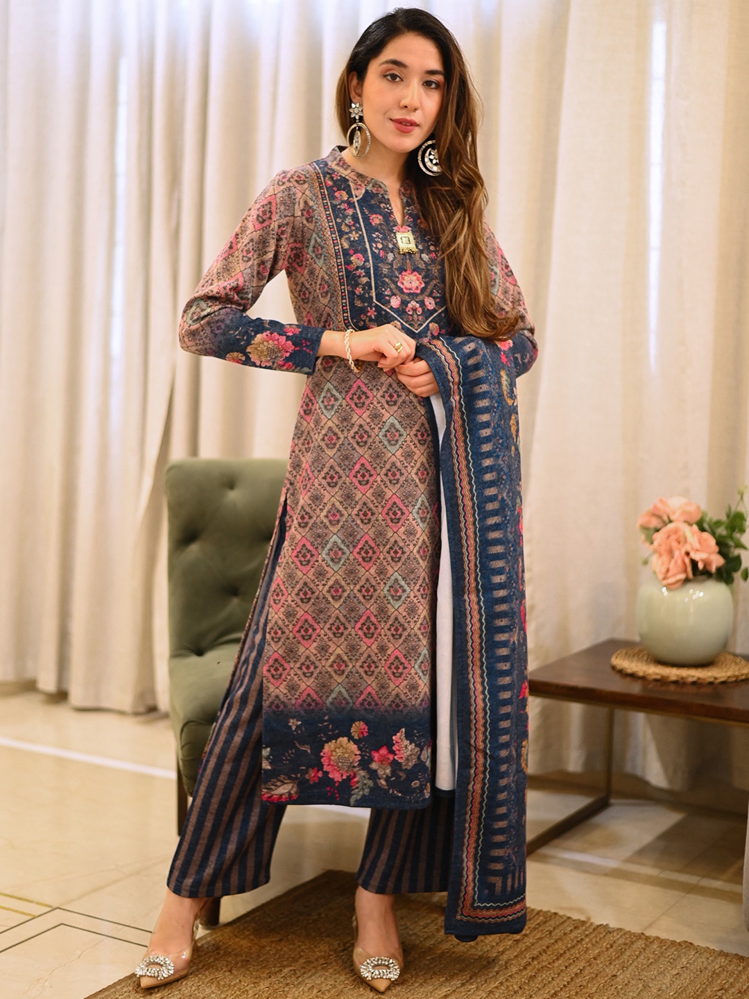 

Libas Women Floral Printed Regular Beads and Stones Kurta with Palazzos & With Dupatta, Navy blue