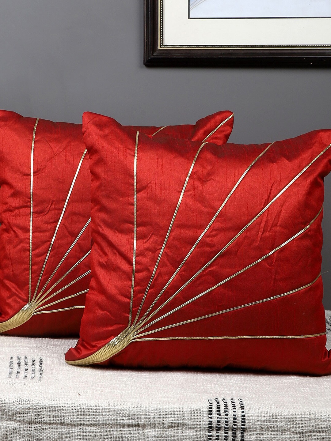 

MFD HOME FURNISHING 2 Pcs Red & Gold-Toned Square Cushion Covers