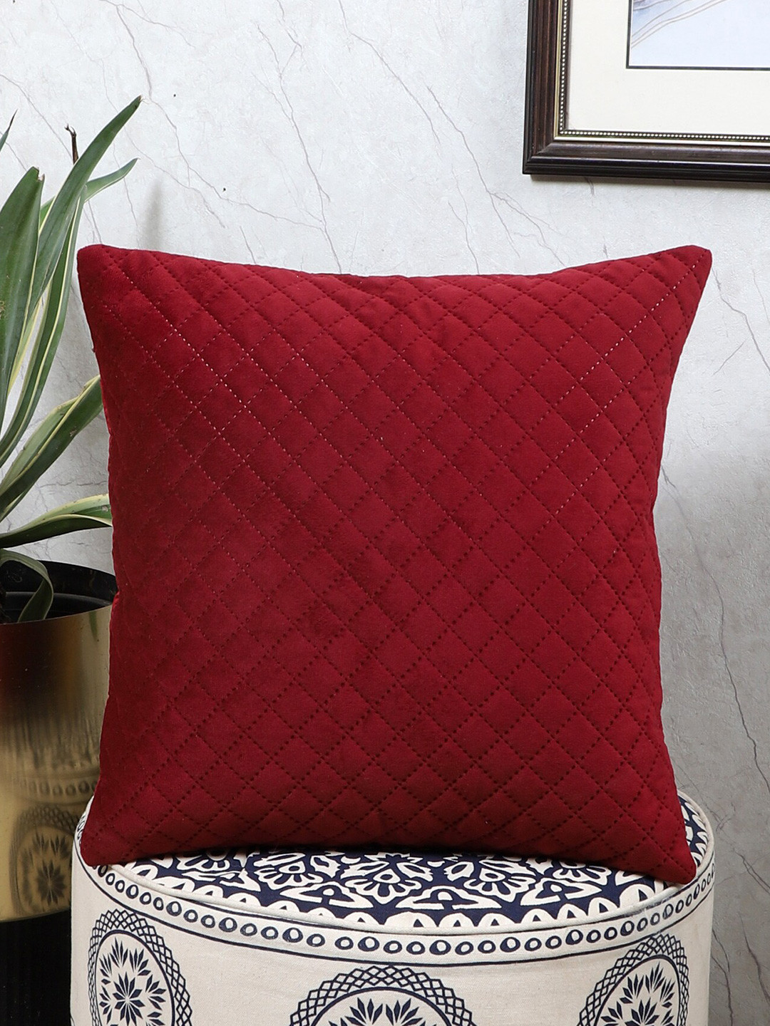 

MFD HOME FURNISHING Maroon Embellished Velvet Square Cushion Cover