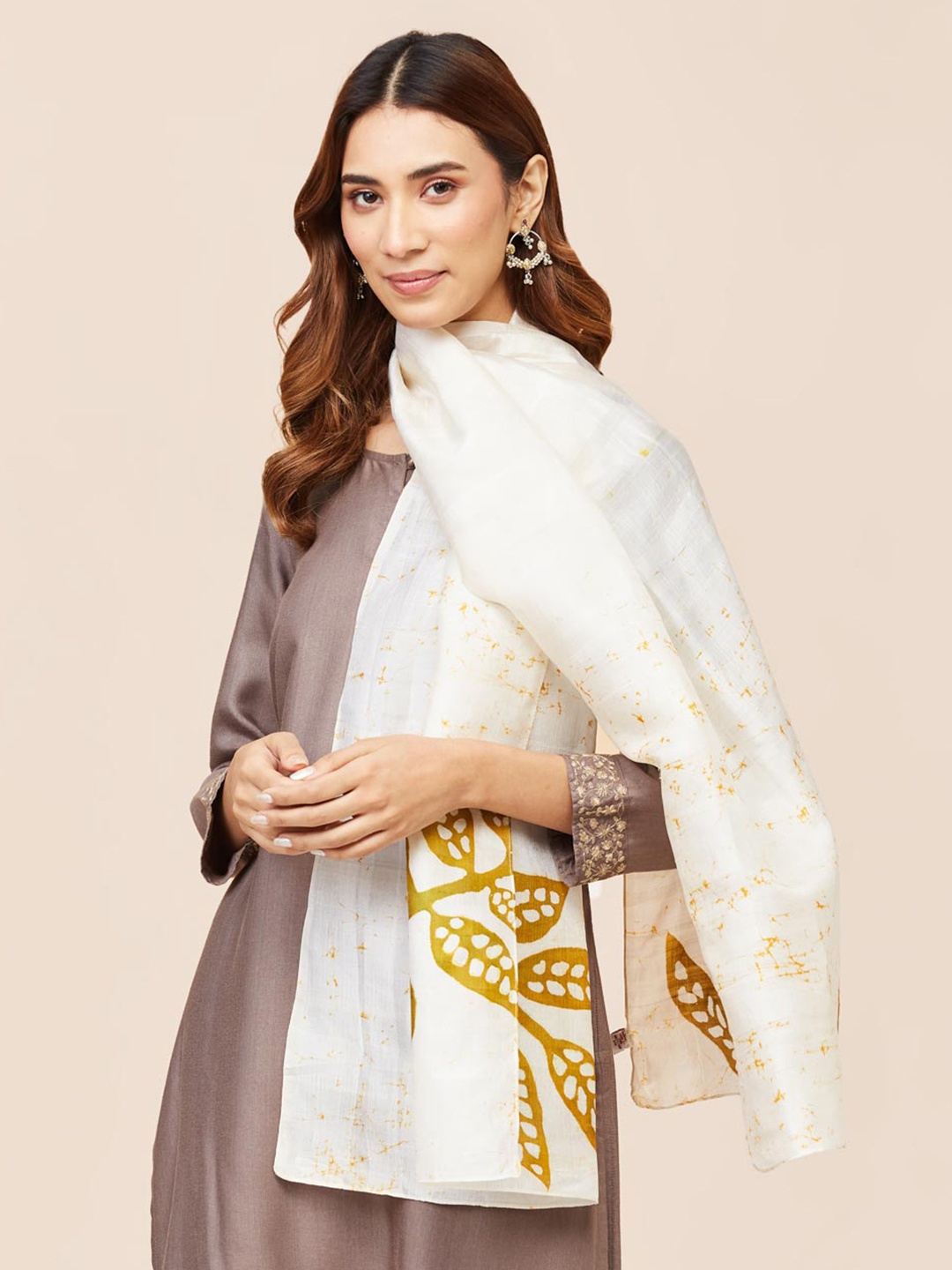 

Fabindia Women Floral Printed Silk Stole, Off white