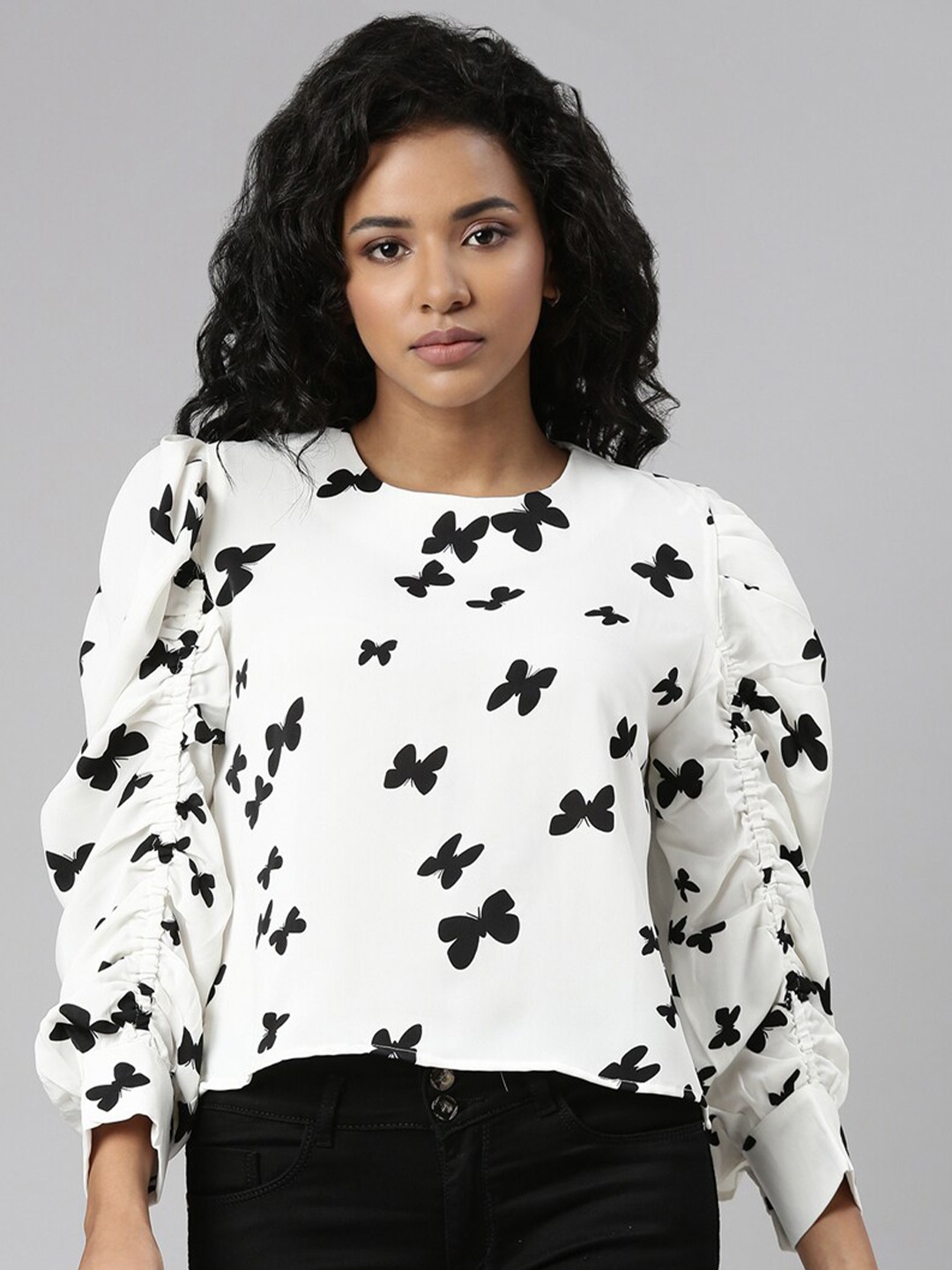 

SHOWOFF Conversational Printed Puff Sleeves Top, White