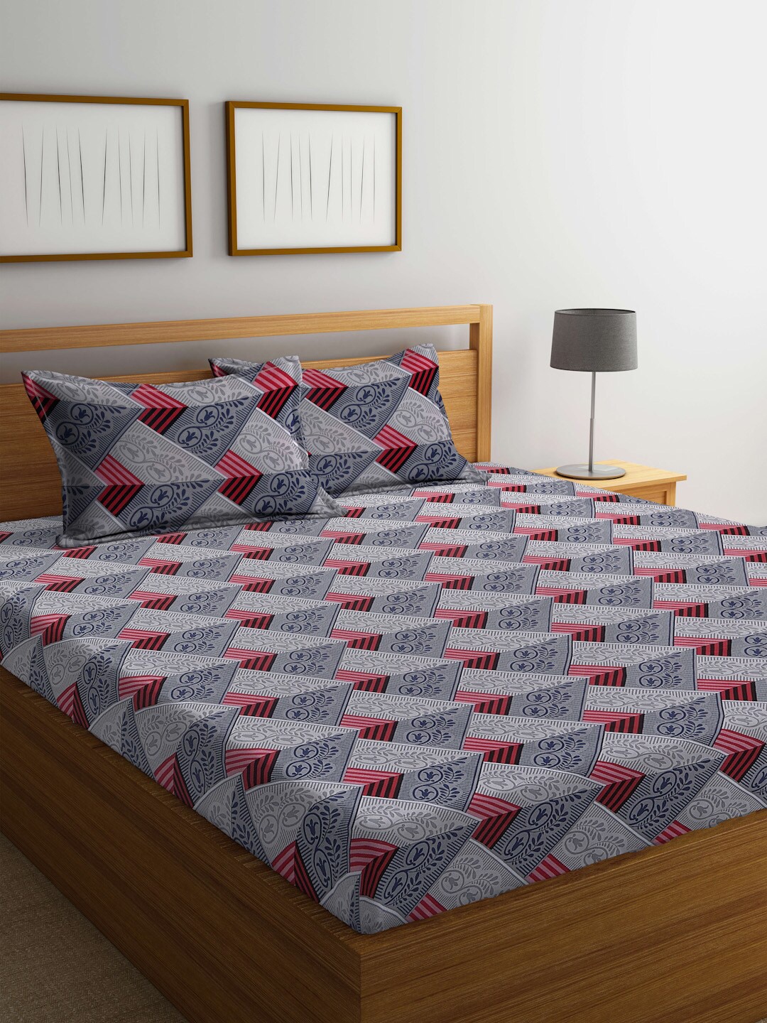 

BOMBAY DYEING Red & Blue Printed Cotton 104 TC King Bedsheet with 2 Pillow Covers