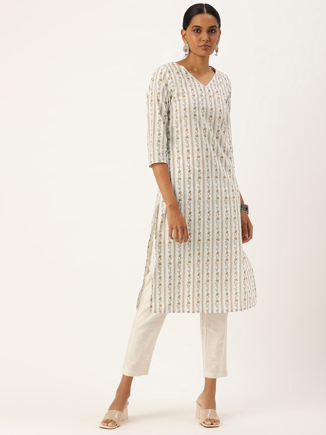 

AMUKTI Women Floral Printed Straight Kurta, White