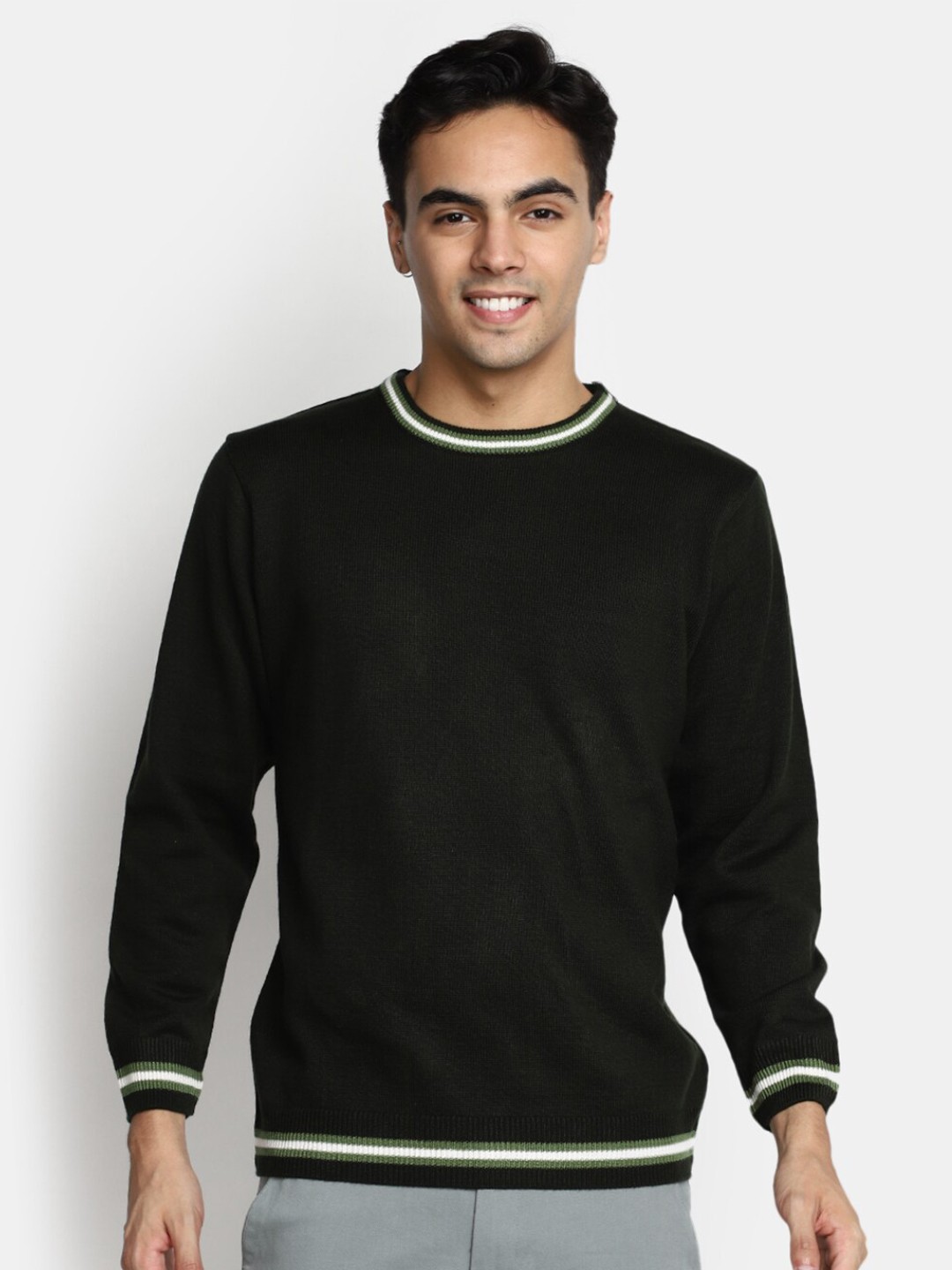 

V-Mart Round Neck Pullover, Green