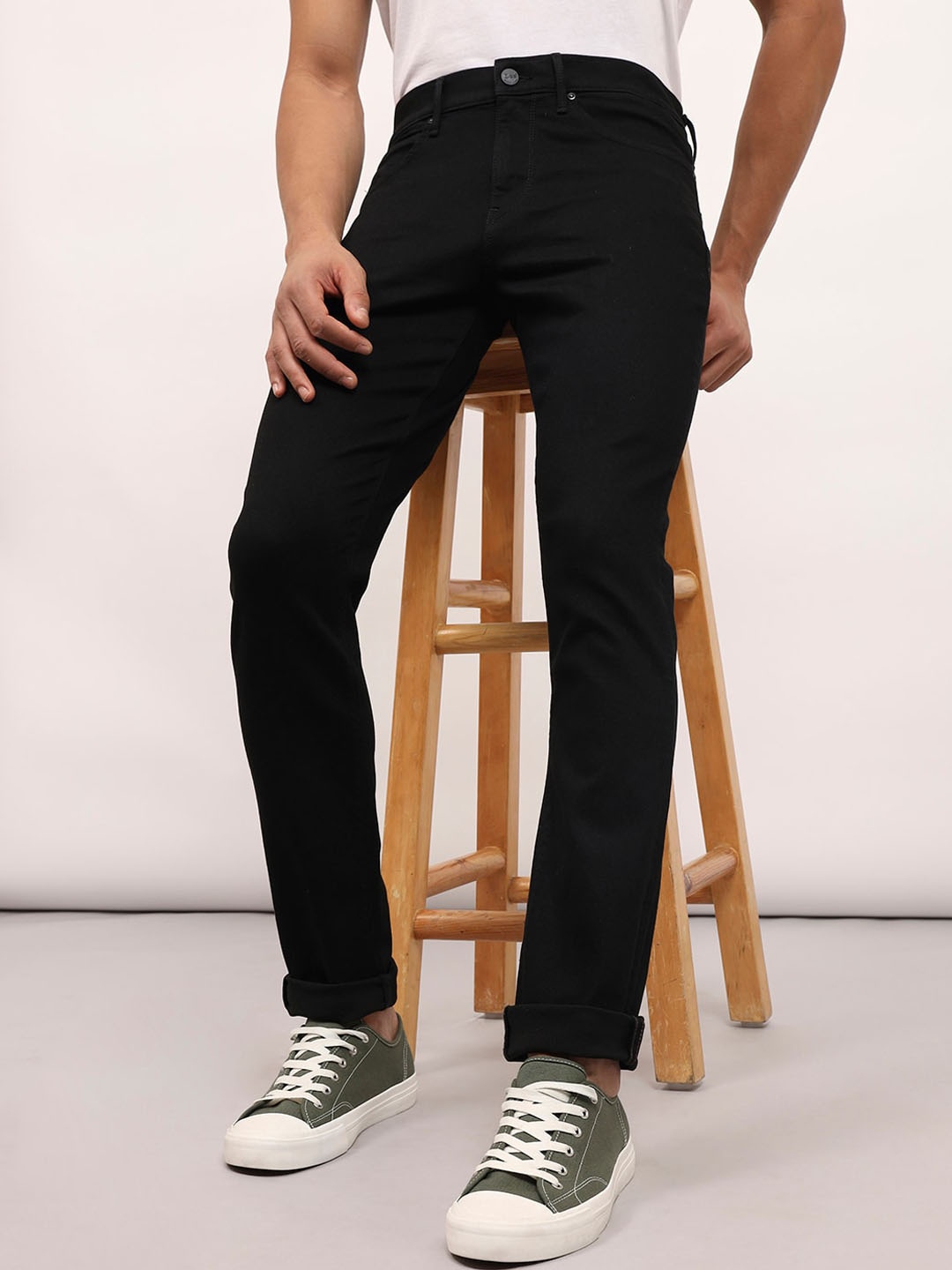 

Lee Men Slim Fit Clean Look Mid-Rise Cotton Stretchable Jeans, Black