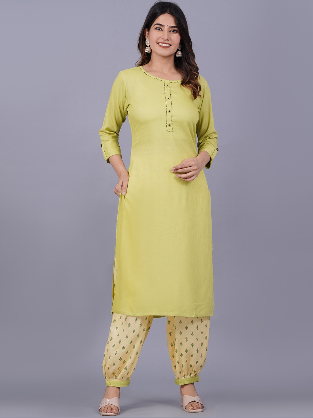 

DORIYA Regular Thread Work Kurta with Palazzos, Green