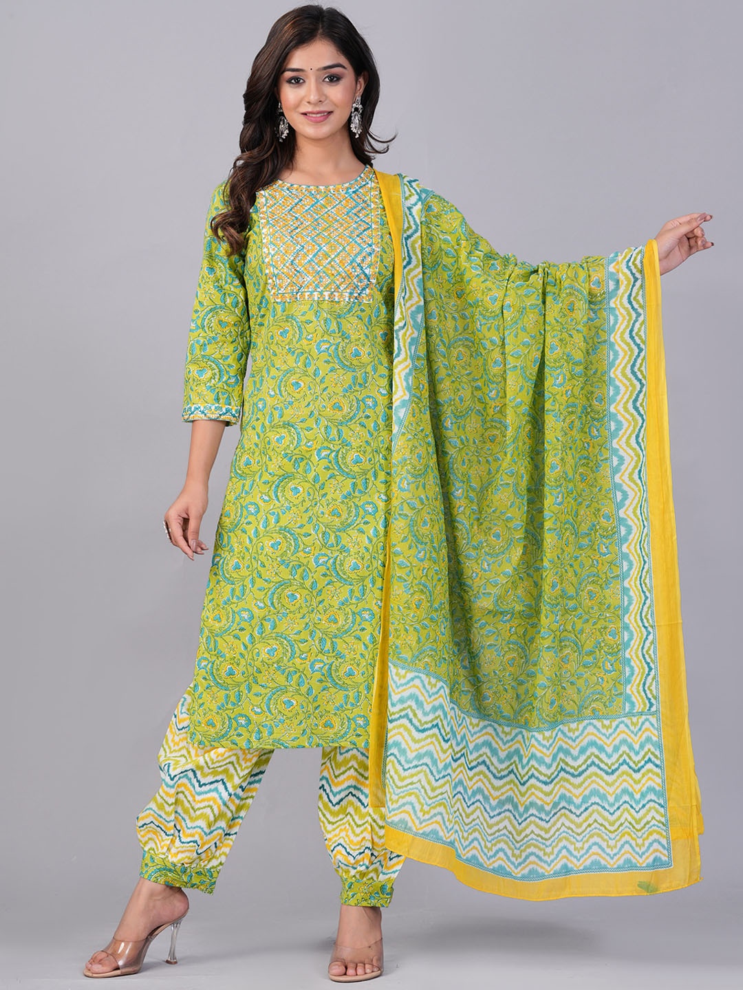 

DORIYA Floral Printed Regular Thread Work Kurta & Palazzos With Dupatta, Green