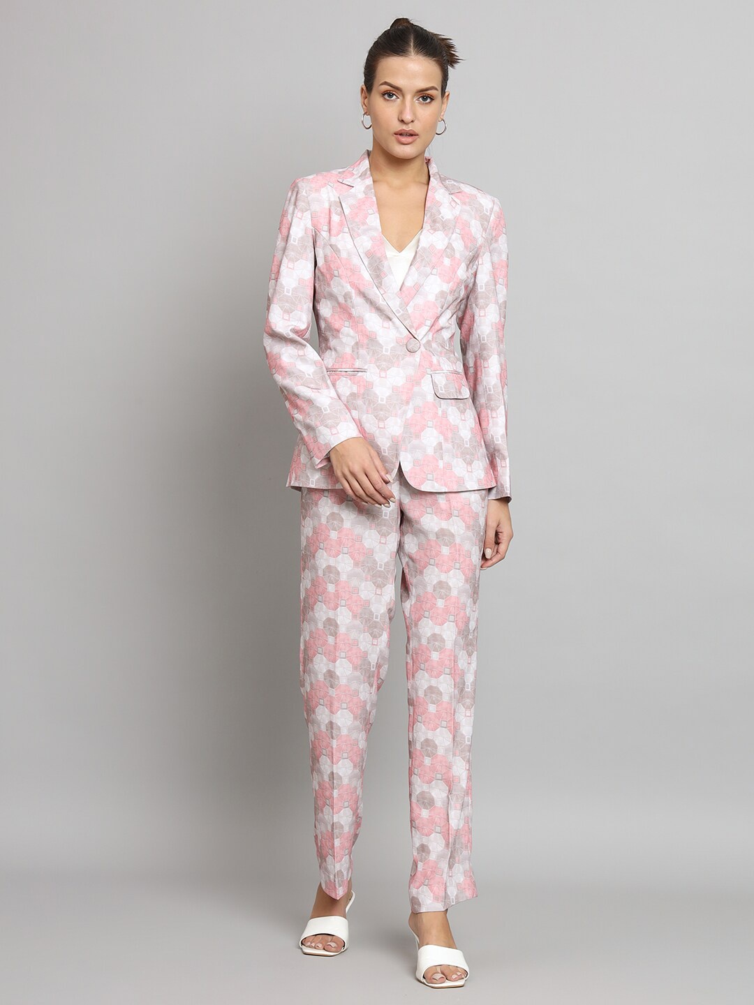 

PowerSutra Geometric Printed Notched Lapel Collar Blazer with Trousers, Pink